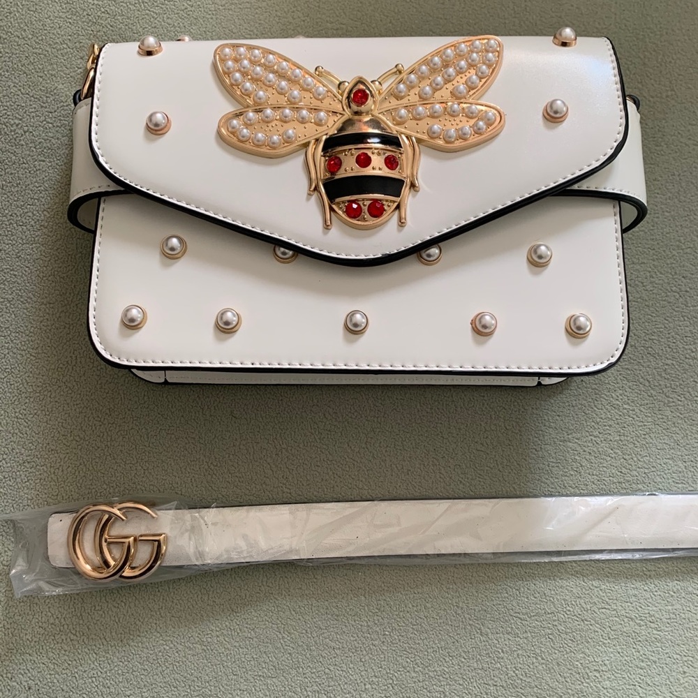 Woman white purse with belt